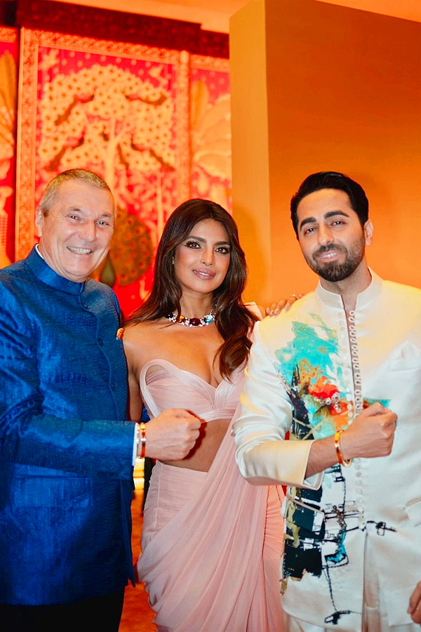 Isha_20Ambani_20Roman_20Holi_20Celebrations_20PHotos_18.jpg 19