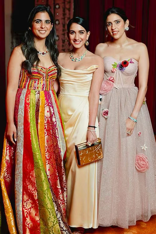 Isha_20Ambani_20Roman_20Holi_20Celebrations_20PHotos_20.jpg 21