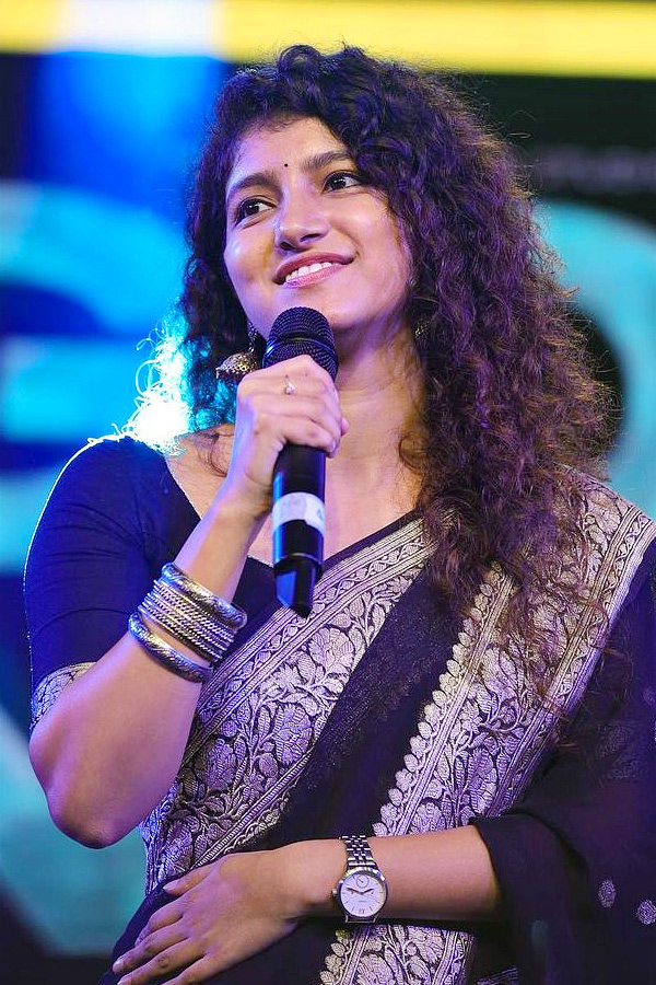 Good_20Night_20actress_20Meetha_20Raghunath_20ties_20the_20knot_20Photos_10.jpg 16