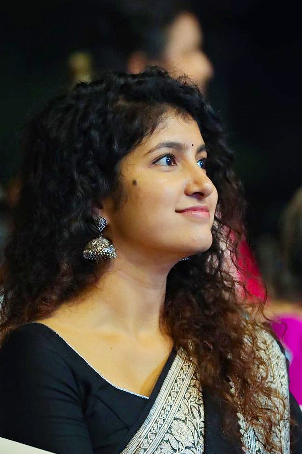 Good_20Night_20actress_20Meetha_20Raghunath_20ties_20the_20knot_20Photos_7.jpg 13