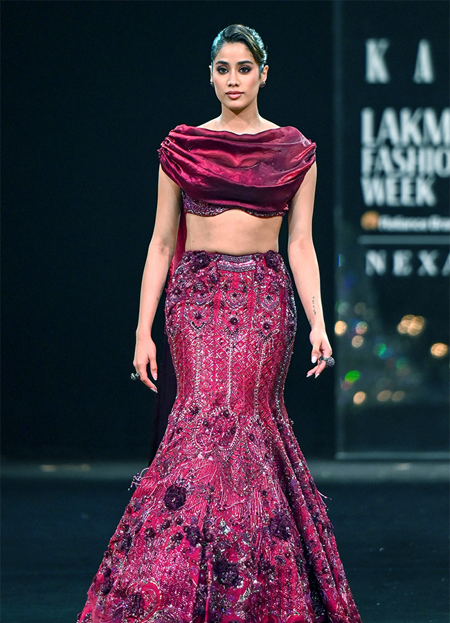 Lakme_20Fashion_20Week_202024_20in_20Mumbai_20Photos-30.jpg 28