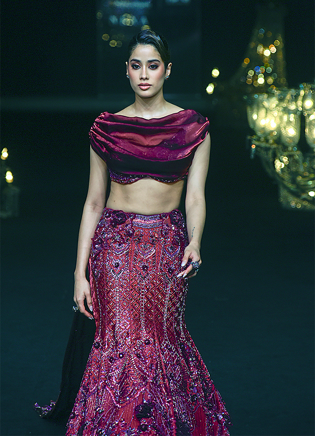 Lakme_20Fashion_20Week_202024_20in_20Mumbai_20Photos-34.jpg 32