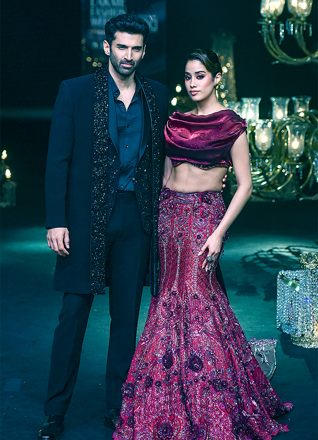 Lakme_20Fashion_20Week_202024_20in_20Mumbai_20Photos-36.jpg 34
