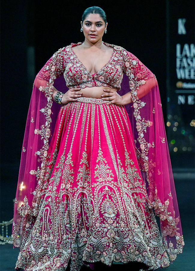 Lakme_20Fashion_20Week_202024_20in_20Mumbai_20Photos-42.jpg 40