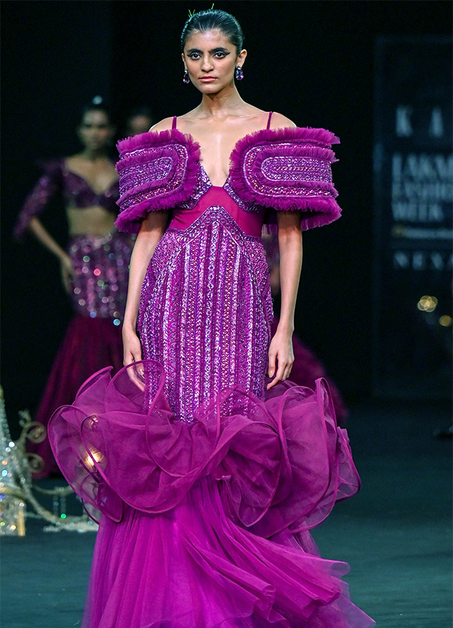 Lakme_20Fashion_20Week_202024_20in_20Mumbai_20Photos-44.jpg 42
