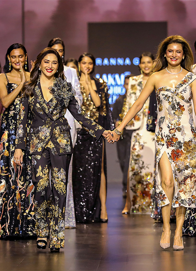 Lakme_20Fashion_20Week_202024_20in_20Mumbai_20Photos-45.jpg 43