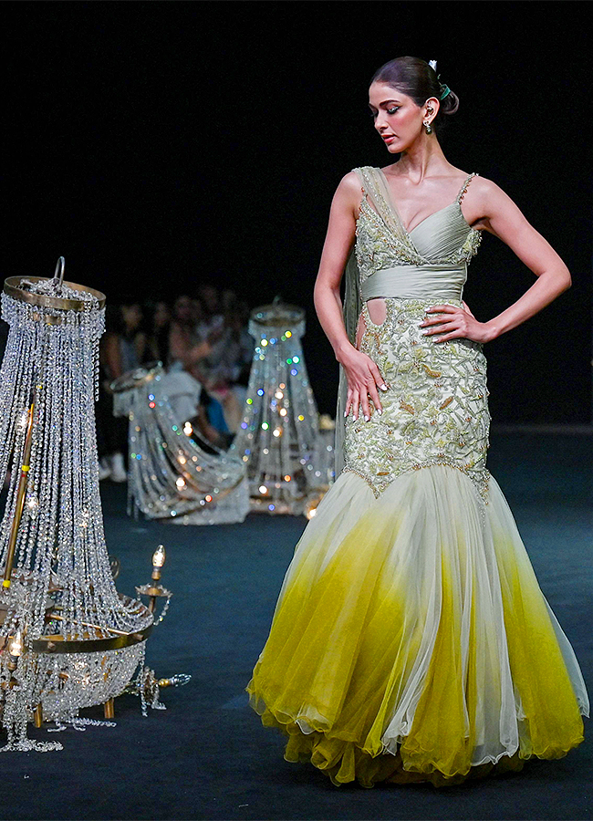 Lakme_20Fashion_20Week_202024_20in_20Mumbai_20Photos-46.jpg 44
