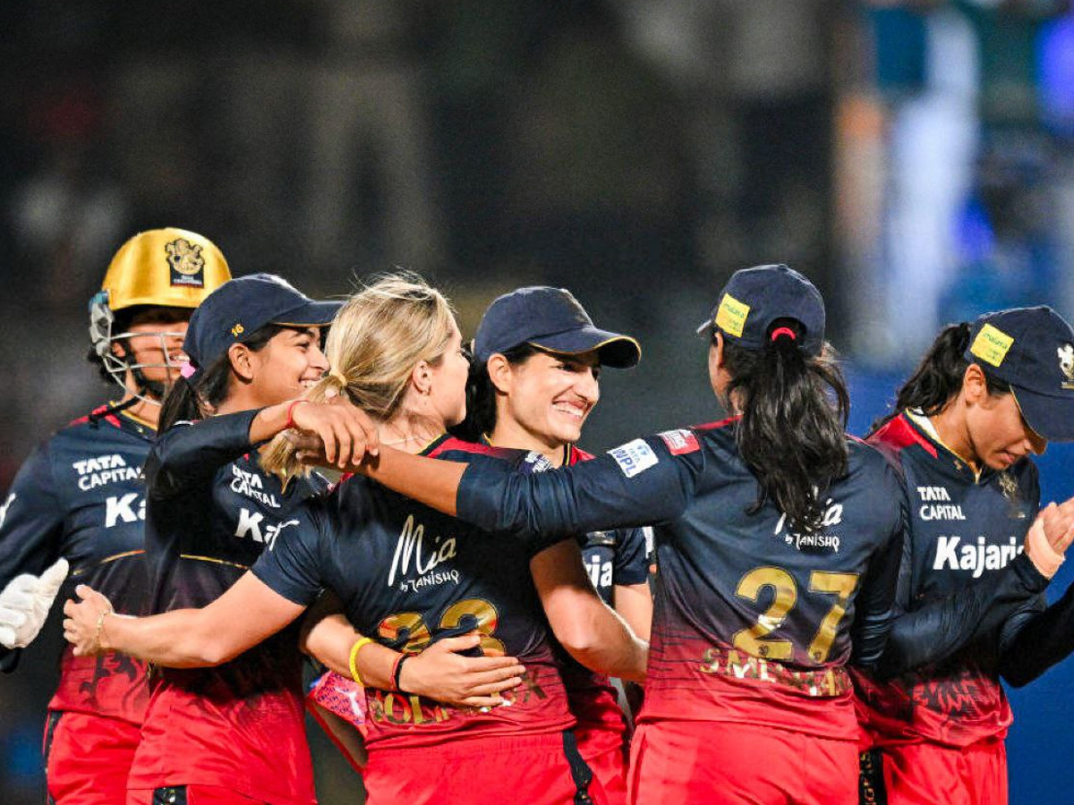 Royal_20Challengers_20Bangalore_20beat_20Delhi_20Capitals_20to_20win_20title_20Photos_8.jpg 9