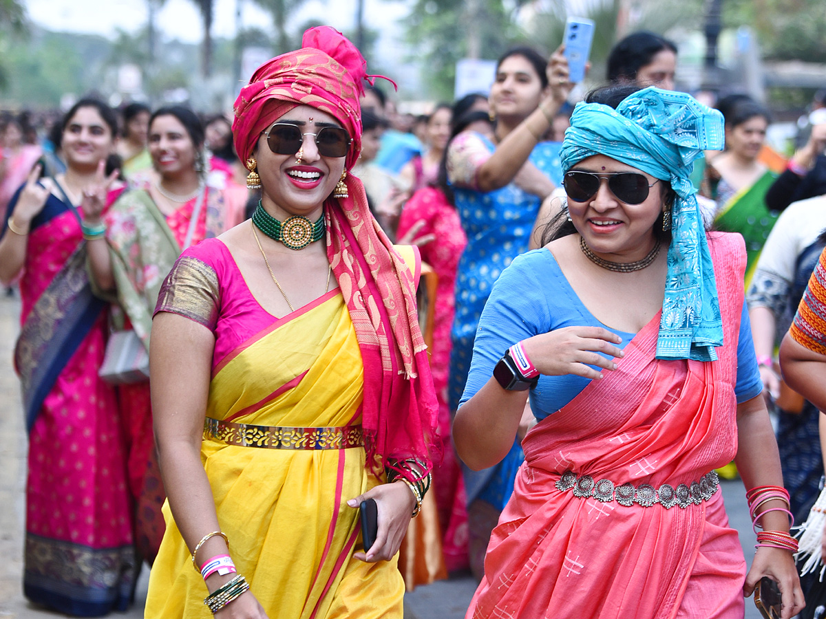 Saree_20Run_20at_20People_20Plaza_20Photos16.jpg 17