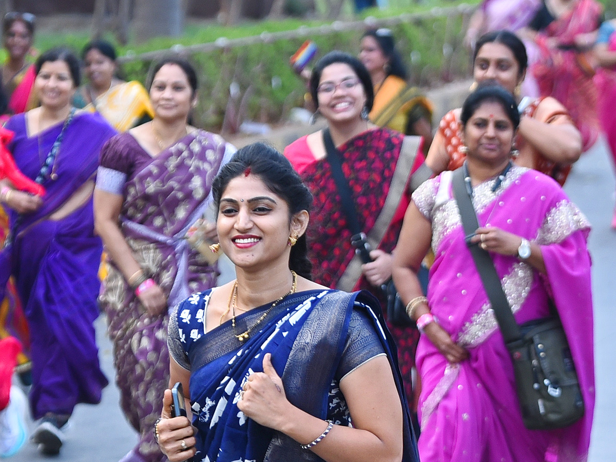 Saree_20Run_20at_20People_20Plaza_20Photos18.jpg 19