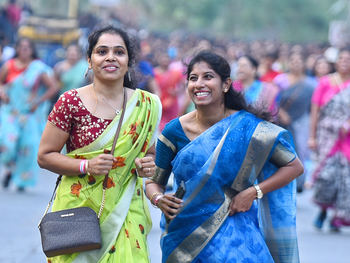 Saree_20Run_20at_20People_20Plaza_20Photos19.jpg 20