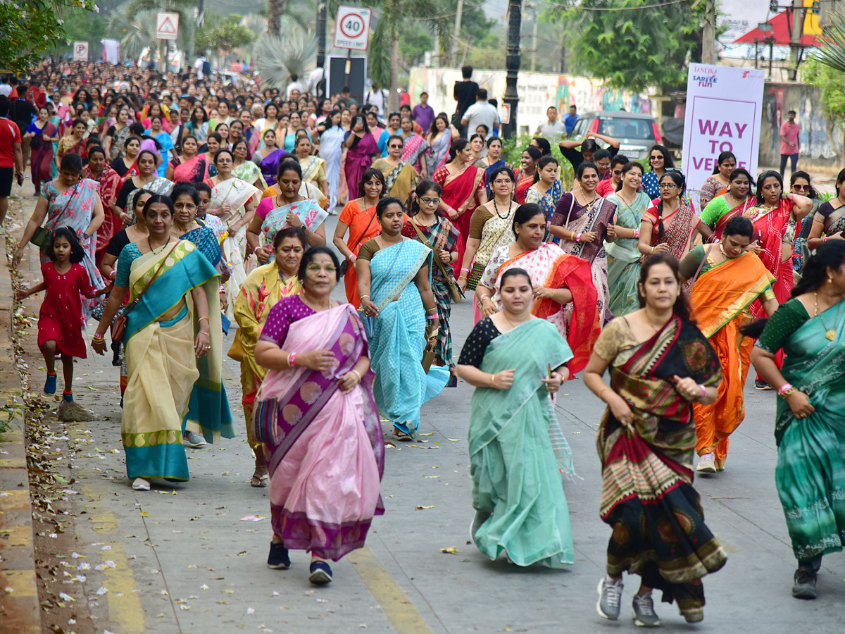 Saree_20Run_20at_20People_20Plaza_20Photos2.jpg 3