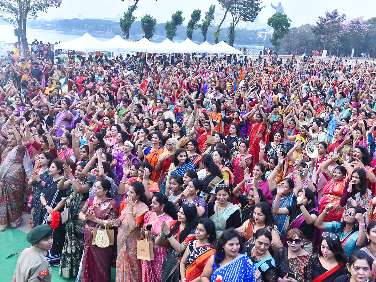 Saree_20Run_20at_20People_20Plaza_20Photos22.jpg 23
