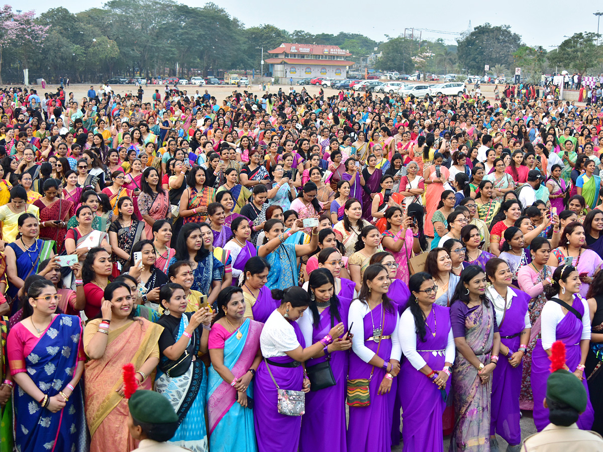 Saree_20Run_20at_20People_20Plaza_20Photos7.jpg 8