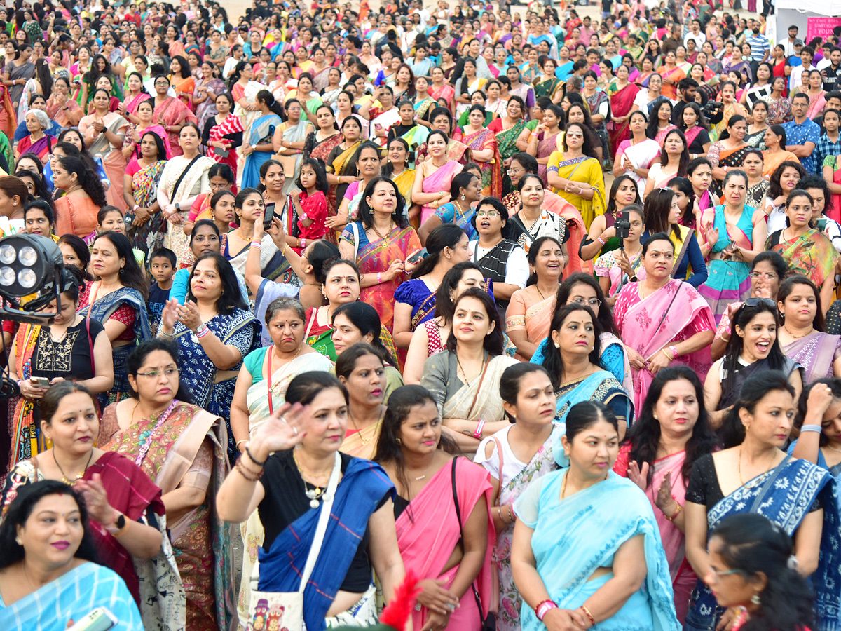 Saree_20Run_20at_20People_20Plaza_20Photos8.jpg 9