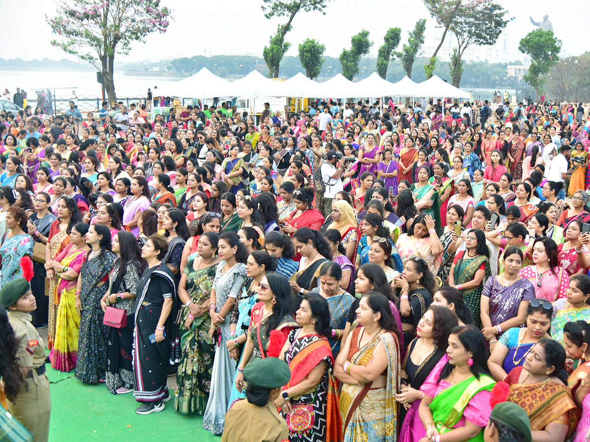 Saree_20Run_20at_20People_20Plaza_20Photos9.jpg 10