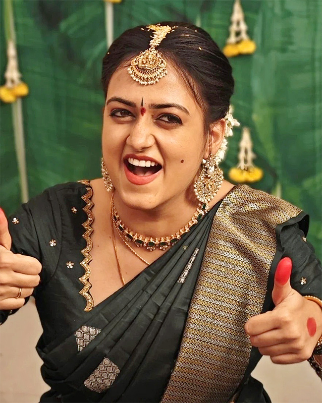 Singer_20Harika_20Narayan_20Wedding_20Photos-6.jpg 6