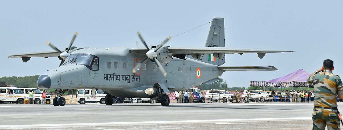 Traffic_20Curbs_20Today_20for_20Trial_20Landing_20of_20IAF_20jet_20on_20NH-16_20in_20Bapatla_20District-21.jpg 19