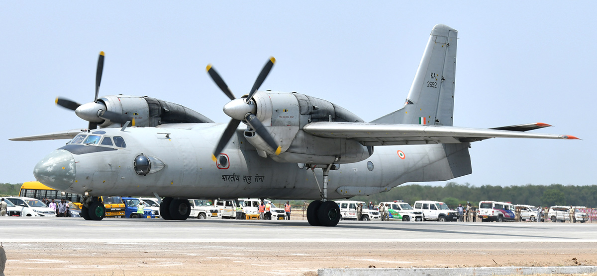 Traffic_20Curbs_20Today_20for_20Trial_20Landing_20of_20IAF_20jet_20on_20NH-16_20in_20Bapatla_20District-28.jpg 26