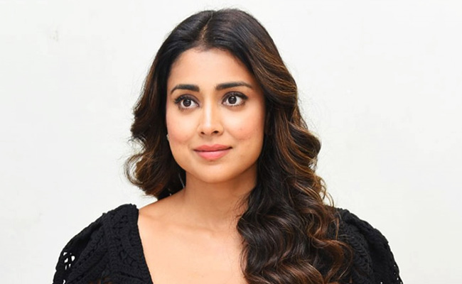 shriya-saran.jpg