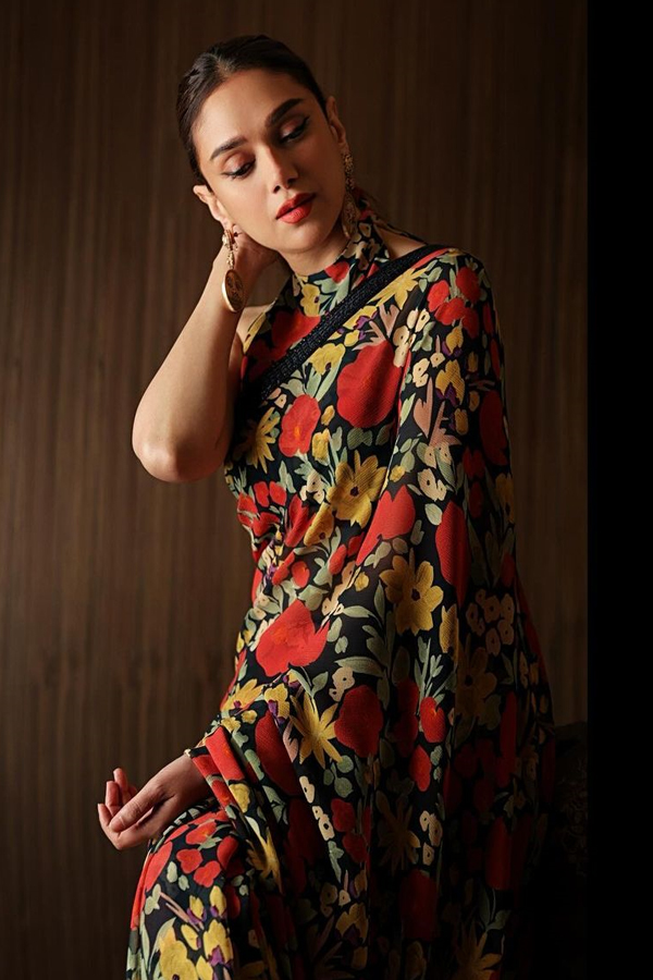 Aditi_20Rao_20Hydar13.jpg 12