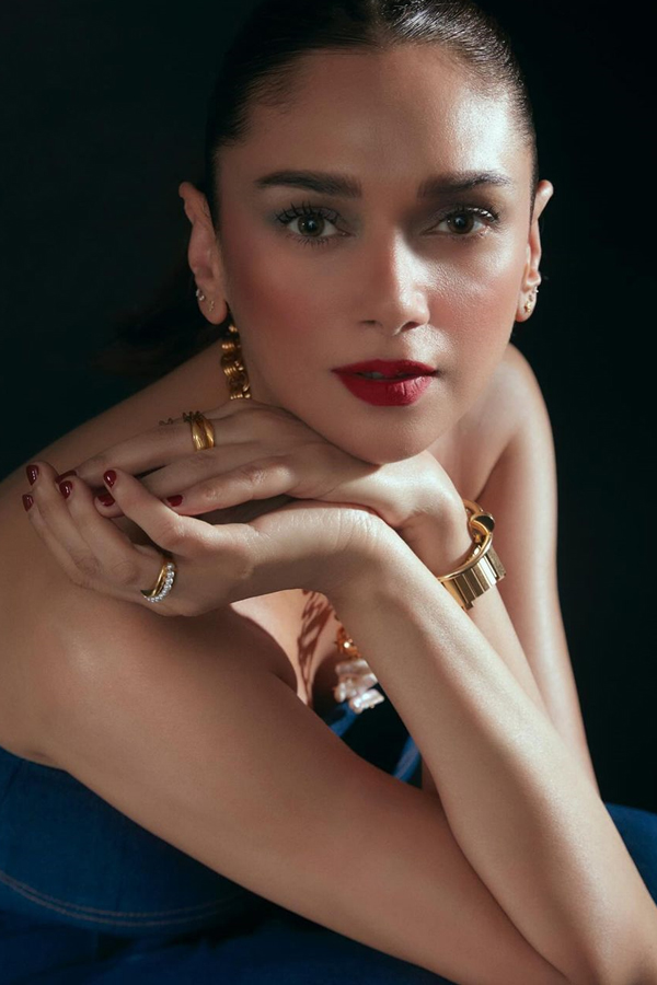Aditi_20Rao_20Hydari11.jpg 11