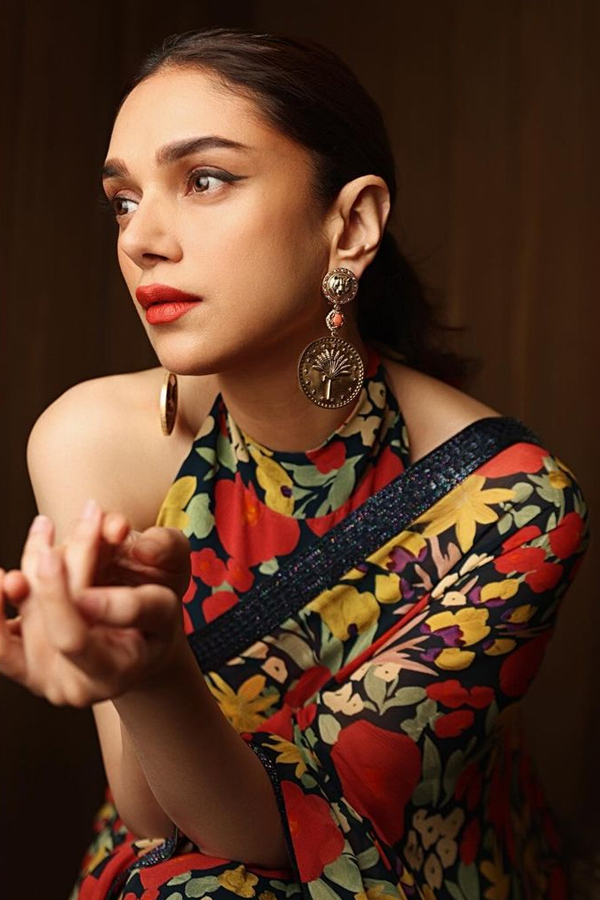 Aditi_20Rao_20Hydari12_0.jpg 14