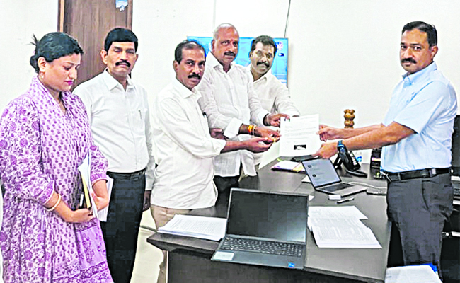 Election_20Commission_20Notices.jpg