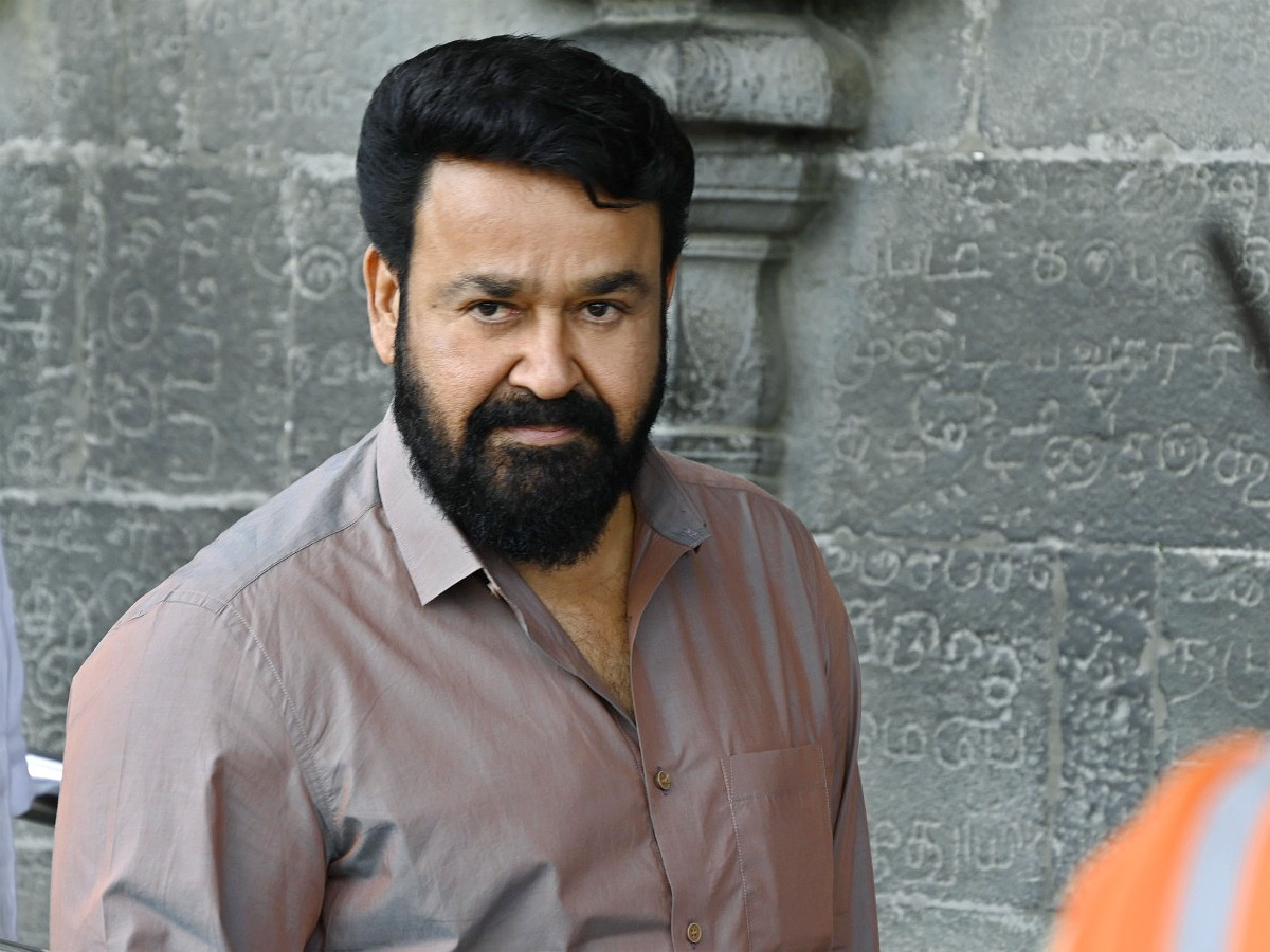 Tollywood_20Celebrities_20Special_20Prayers_20At_20Tirumala_20Tirupati_20Photos_14.jpg 27