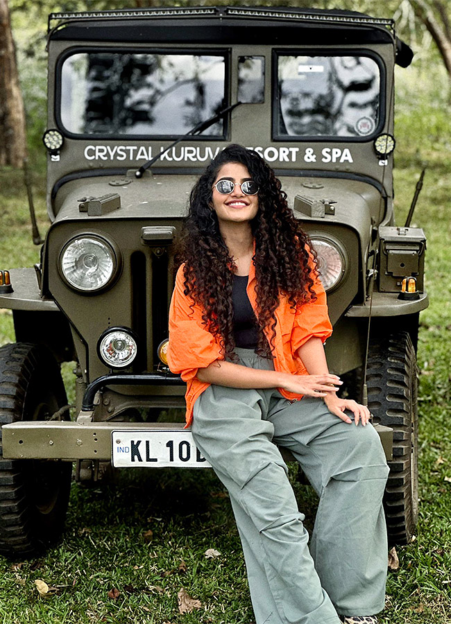 actress_20anupama_20parameswaran_20hot_20pics-21.jpg 21