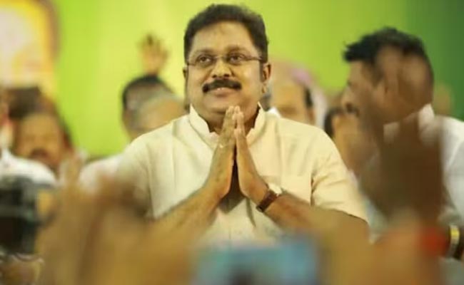 Amma-Makkal-Munnettra-Kazag.jpg
