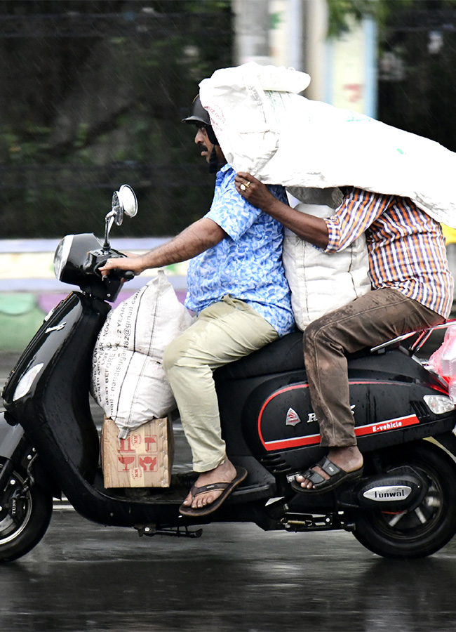 Heavy_20Rains_20in_20Visakhapatnam_20Photos-11.jpg 11