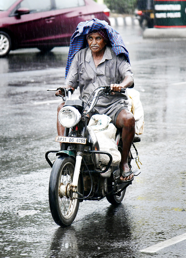 Heavy_20Rains_20in_20Visakhapatnam_20Photos-12.jpg 12