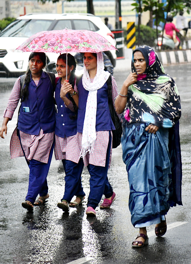 Heavy_20Rains_20in_20Visakhapatnam_20Photos-14.jpg 14