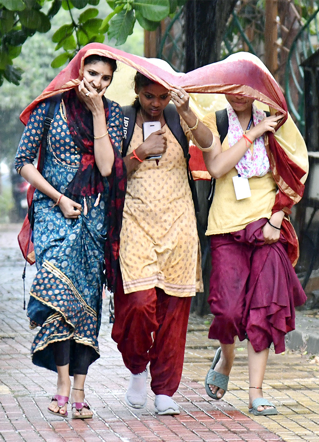 Heavy_20Rains_20in_20Visakhapatnam_20Photos-2.jpg 2