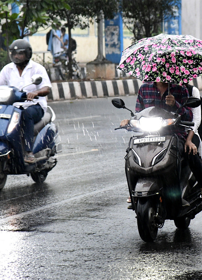 Heavy_20Rains_20in_20Visakhapatnam_20Photos-20.jpg 19