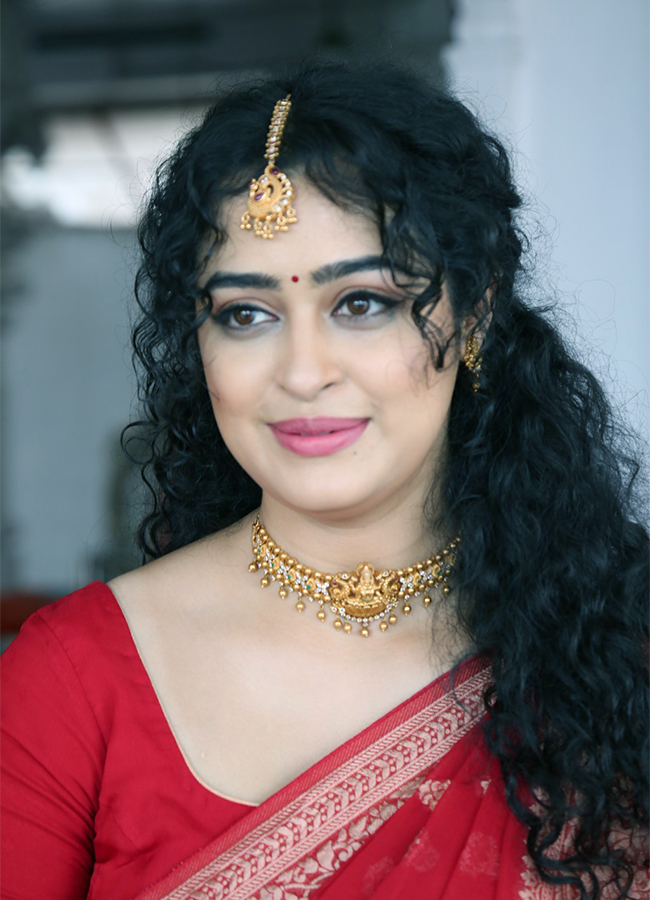 Actress_20Apsara_20Rani_20hot_20photoshoot-17.jpg 17