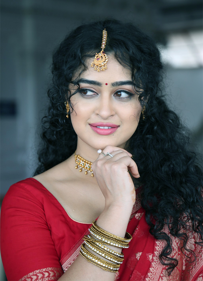 Actress_20Apsara_20Rani_20hot_20photoshoot-5.jpg 5