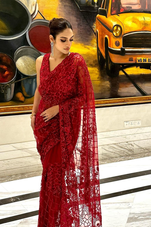 nusratjahan.jpg 4