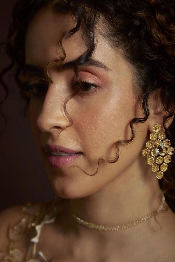 sanyamalhotra2.jpg 10