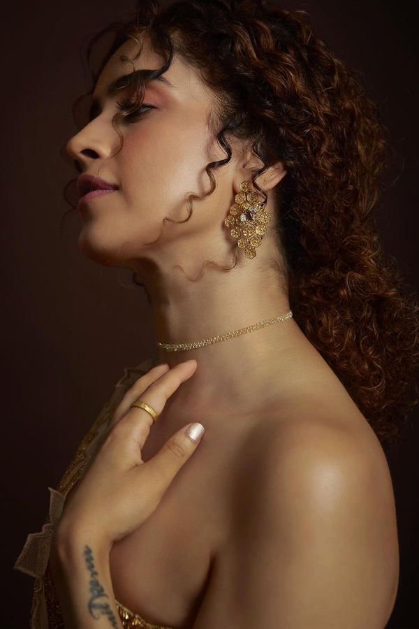 sanyamalhotra3.jpg 8