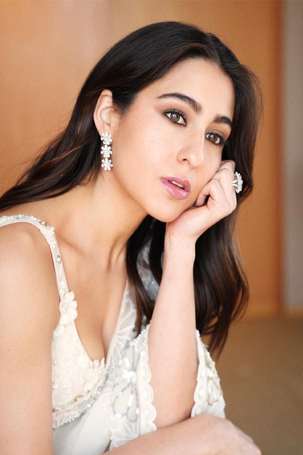 saraalikhan.jpg 7