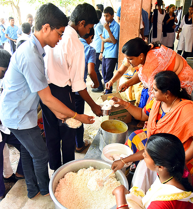 Andhra_20Pradesh_20Government_20schools_20To_20Get_20New-15.jpg 15
