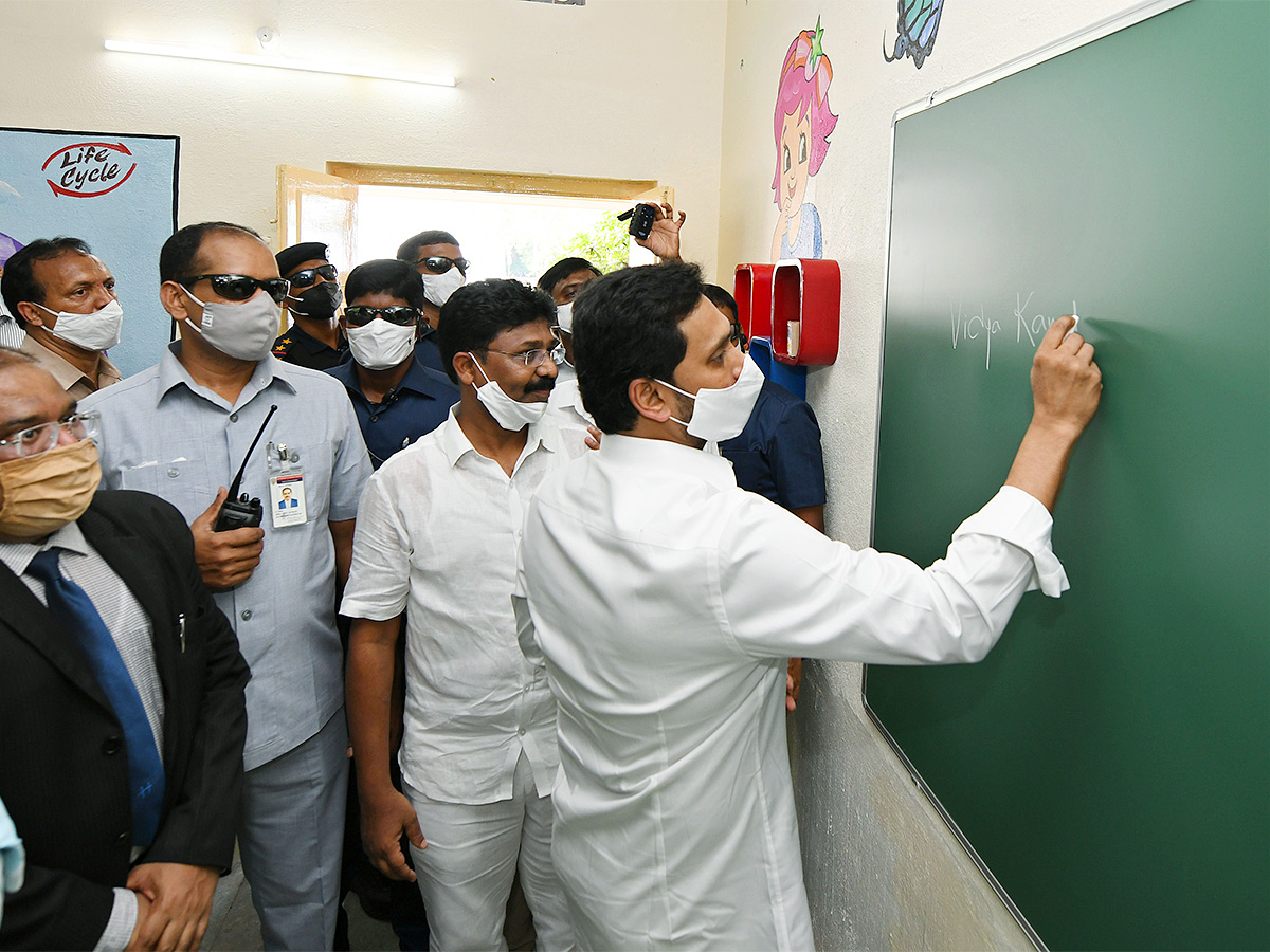 Andhra_20Pradesh_20Government_20schools_20To_20Get_20New-27.jpg 27