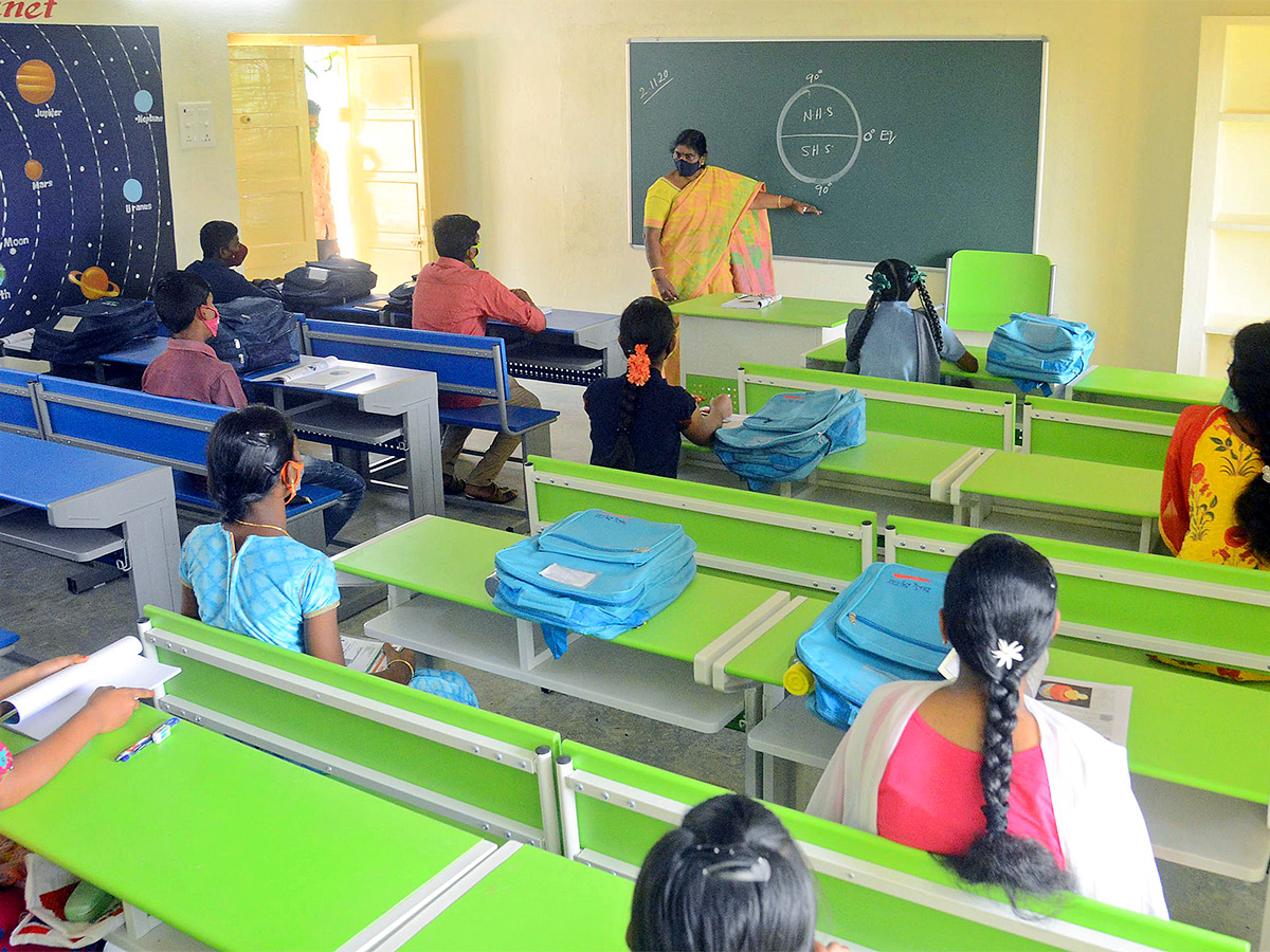 Andhra_20Pradesh_20Government_20schools_20To_20Get_20New-47.jpg 43