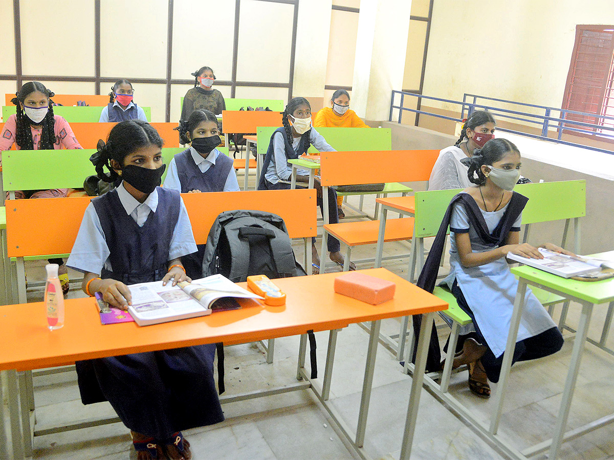 Andhra_20Pradesh_20Government_20schools_20To_20Get_20New-49.jpg 44