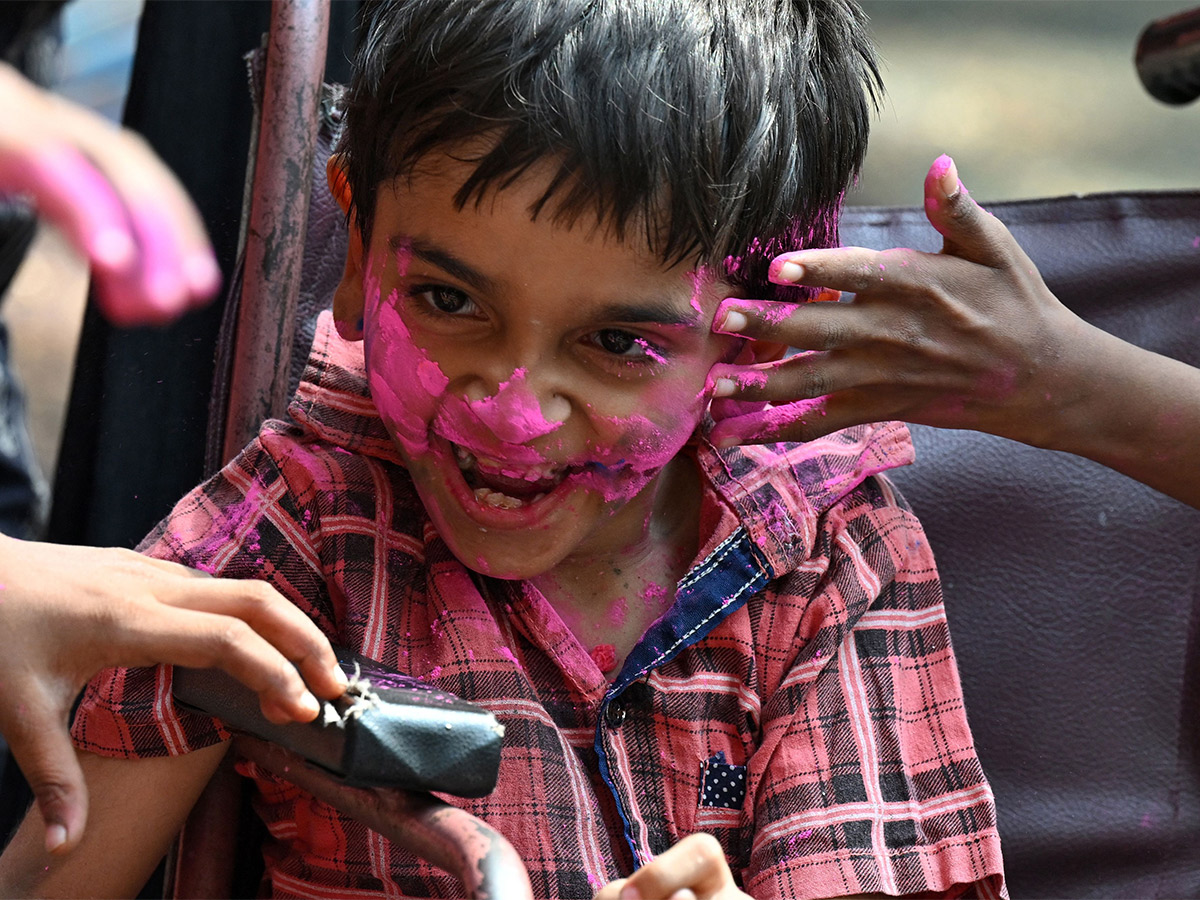Holi_20Celebrations_20At_20North_20India_20Special_20Photos-7.jpg 7