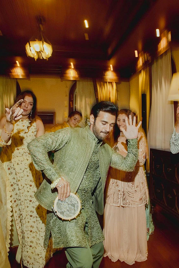 Kriti_20Kharbanda_20and_20Pulkit_20Samrat_20share_20wedding_20Photos_20in_20Social_20Media_6.jpg 7