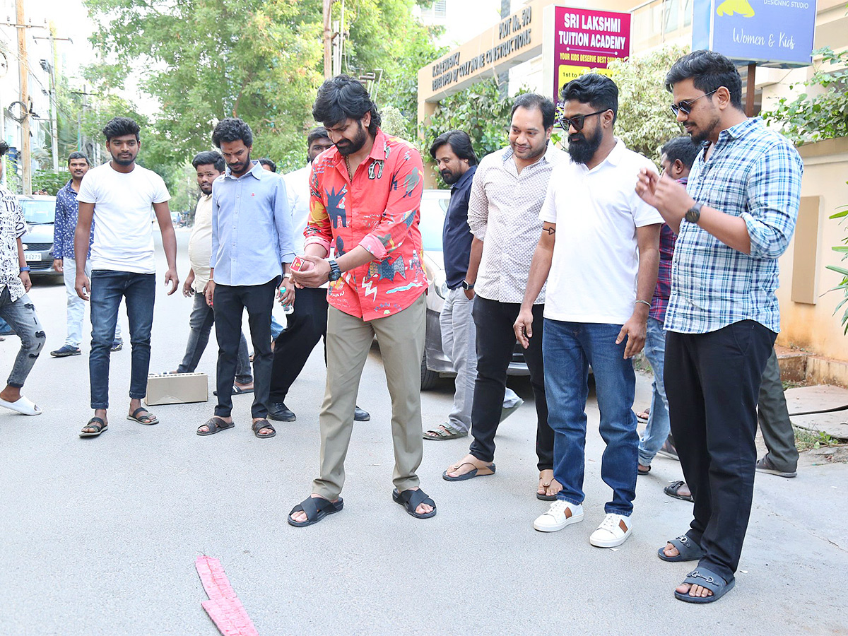 Om_20Boom_20Bush_20Movie_20Success_20Celebrations-2.jpg 2