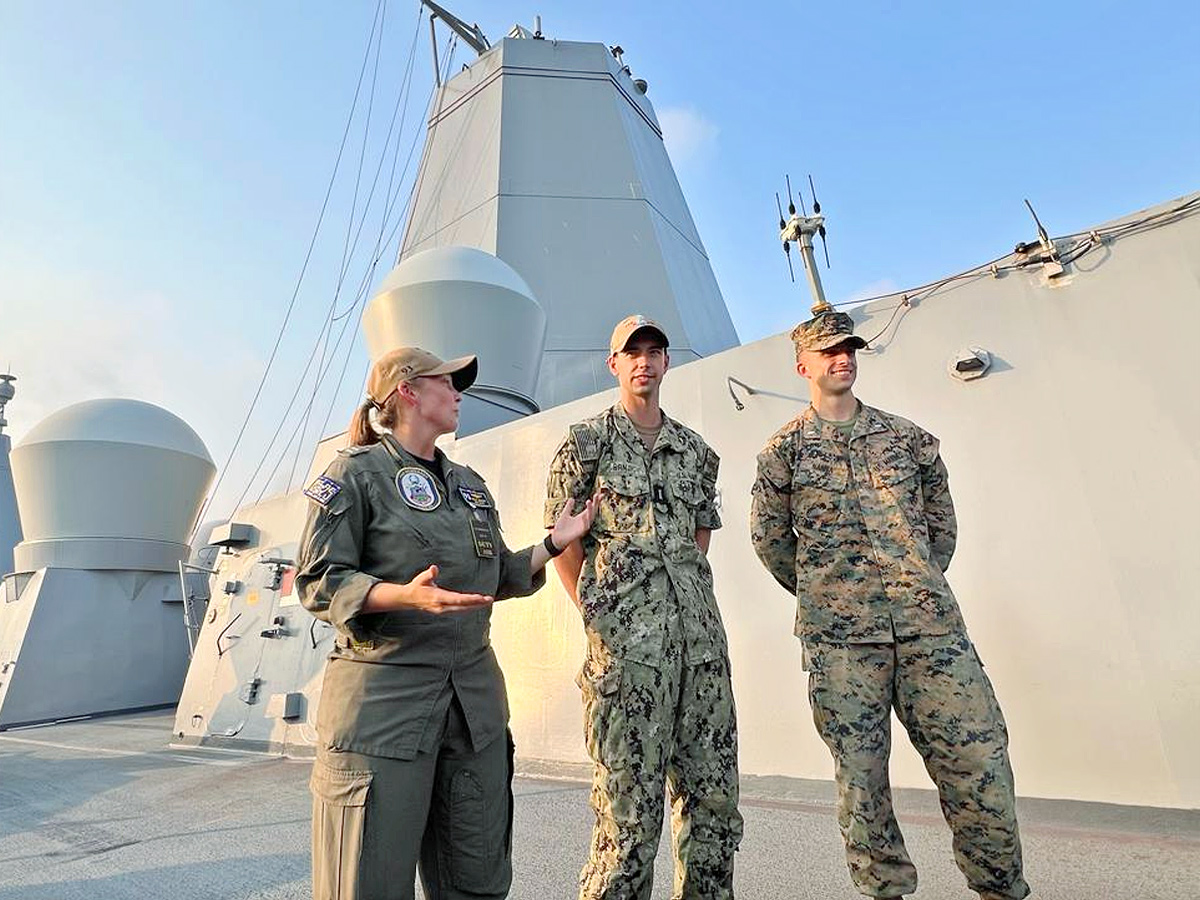 USS_20Somerset_20Crew_20in_20Visakhapatnam_20Photos_1.jpg 1